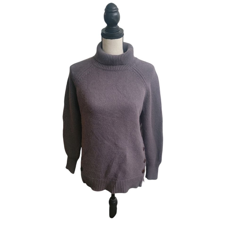 Garnet Hill 100% Cashmere Sweater with Button Detail. Size S.